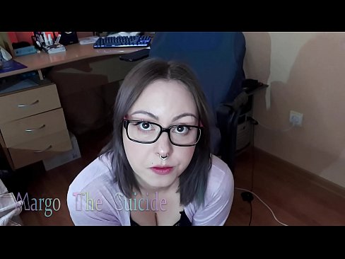 ❤️ Sexet pige med briller sutter Dildo dybt på kamera ❌ Sluts at da.naffuck.xyz ️